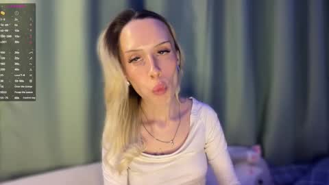 Snapshot of dellacampbell chatting on February 2026 07:01:01 PM Della online show from February 2026 07:01:01 PM