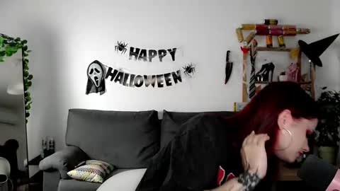 dellacrush_ online show from October 2025 04:40:02 PM