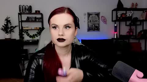 dellacrush_ online show from March 2026 07:19:01 PM