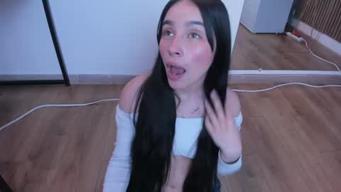 Snapshot of delphine_doll chatting on May 2026 04:23:01 PM Delia online show from May 2026 04:23:01 PM