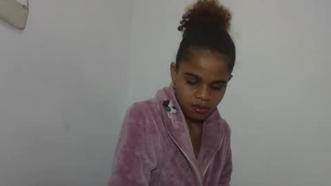 Snapshot of delphineee chatting on June 2026 07:19:01 PM delphine online show from June 2026 07:19:01 PM
