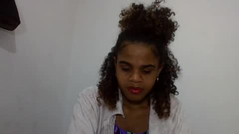 Snapshot of delphineee chatting on June 2026 01:15:02 PM delphine online show from June 2026 01:15:02 PM