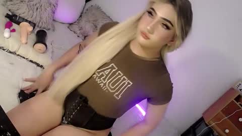 Chesca online show from February 2025 03:52:01 PM