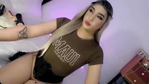 Chesca online show from February 2025 12:03:02 PM