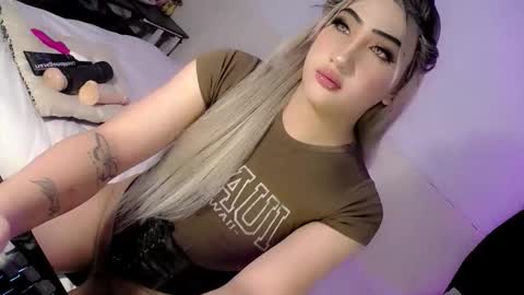 Chesca online show from November 2025 06:12:02 AM