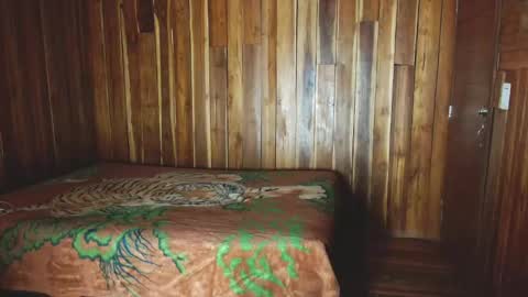 Snapshot of demarcous_nm chatting on October 2025 12:19:01 AM D.C online show from October 2025 12:19:01 AM