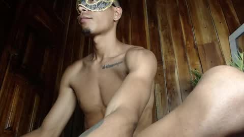 Snapshot of demarcous_nm chatting on October 2025 08:33:01 PM D.C online show from October 2025 08:33:01 PM