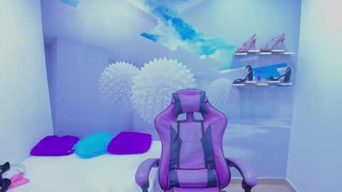 DEMI online show from November 2025 12:49:02 PM