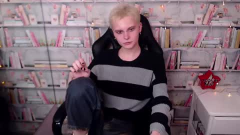 demianenglen online show from January 2025 10:02:01 PM