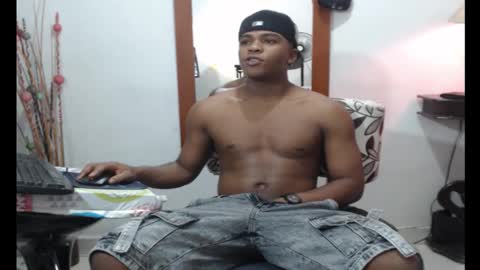 Snapshot of demond_333 chatting on September 2025 03:11:01 AM DEMOND online show from September 2025 03:11:01 AM