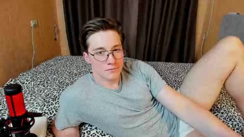Snapshot of deni_boy99 chatting on June 2026 04:20:02 PM Deni online show from June 2026 04:20:02 PM