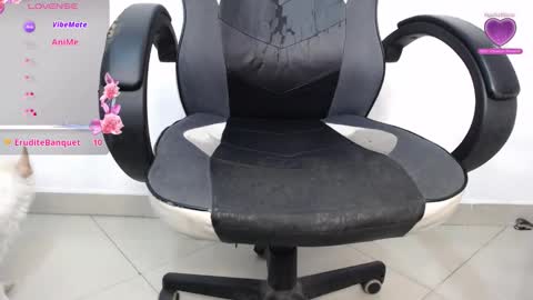 Snapshot of denis_sweet_ chatting on October 2025 12:39:02 AM denis online show from October 2025 12:39:02 AM