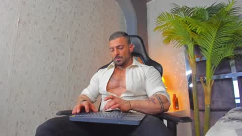 dennis_cox_ online show from February 2025 01:16:02 PM