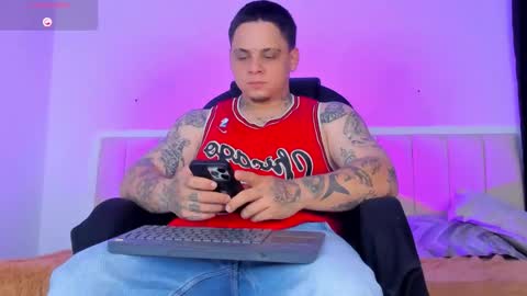 dennis munera online show from September 2025 11:01:02 AM