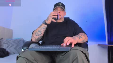 dennis munera online show from October 2025 11:57:02 AM