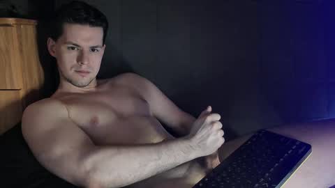 Snapshot of dennis_night chatting on March 2025 10:39:02 PM Den online show from March 2025 10:39:02 PM