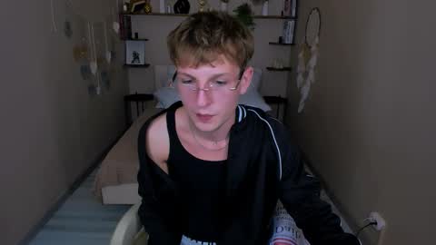 Snapshot of dennis_rodriguez chatting on November 2025 09:03:02 PM Dennis online show from November 2025 09:03:02 PM