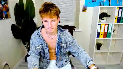 Snapshot of dennis_rodriguez chatting on December 2025 09:00:01 PM Dennis online show from December 2025 09:00:01 PM