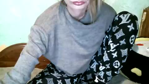 DennisXCarol online show from October 2025 07:25:02 PM