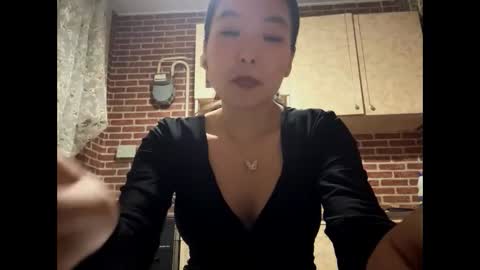 Emma online show from September 2025 07:06:02 PM