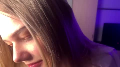 Luna online show from March 2026 04:35:01 PM