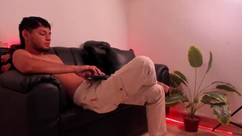 dereck_g online show from June 2026 08:51:02 PM