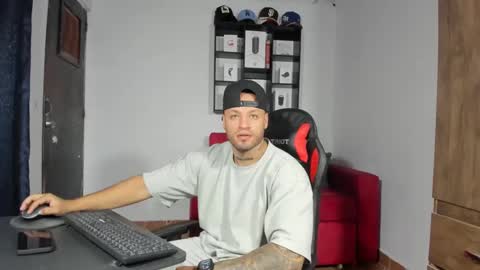 dereckgreen online show from February 2025 04:06:01 AM