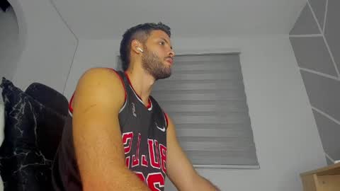 dereckhardd online show from April 2026 01:21:01 AM