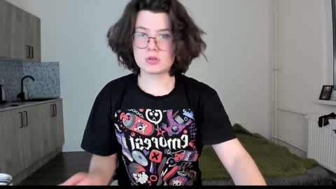 Snapshot of derek_shameless chatting on February 2026 04:54:01 PM Derek online show from February 2026 04:54:01 PM