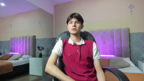 derek_sinn online show from March 2026 08:03:01 PM