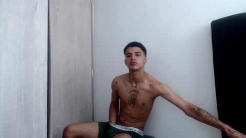 derek_star_ online show from June 2026 04:00:01 PM
