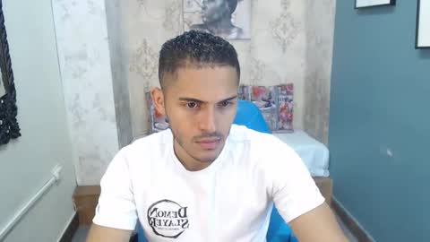 D E R E K online show from December 2025 12:21:02 PM