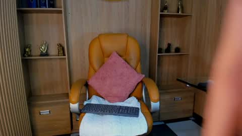 derek_voss online show from April 2026 05:30:01 PM