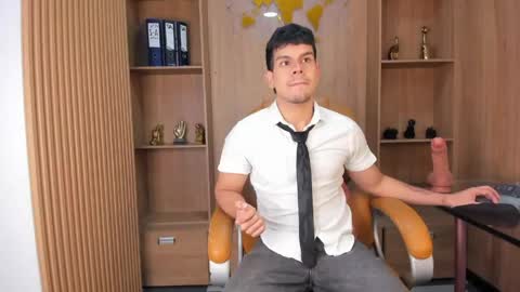 derek_voss online show from May 2026 01:30:01 PM