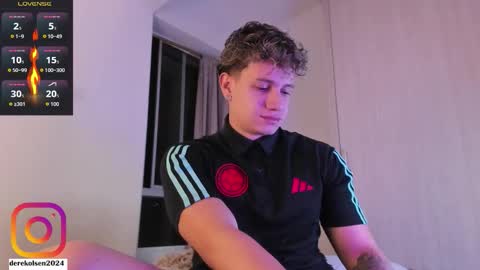 Snapshot of derekolsen_ chatting on September 2025 02:44:01 AM Derek IG Derekolsen2024 online show from September 2025 02:44:01 AM