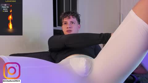 Snapshot of derekolsen_ chatting on November 2025 01:33:02 AM Derek IG Derekolsen2024 online show from November 2025 01:33:02 AM