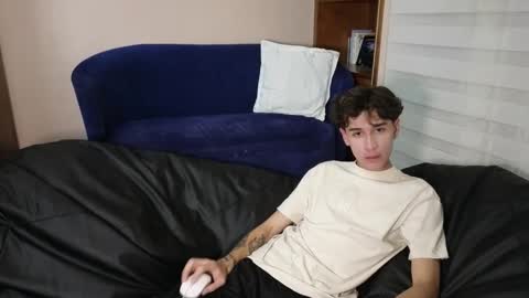 Snapshot of derekswan chatting on November 2025 02:00:01 AM Derek online show from November 2025 02:00:01 AM