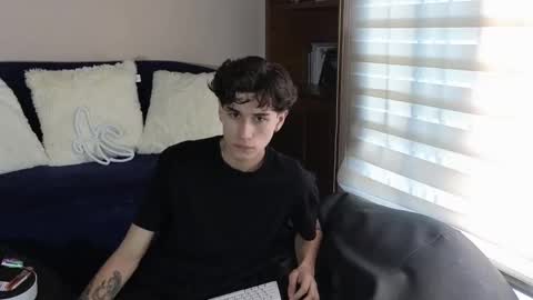 Snapshot of derekswan chatting on November 2025 06:50:01 PM Derek online show from November 2025 06:50:01 PM