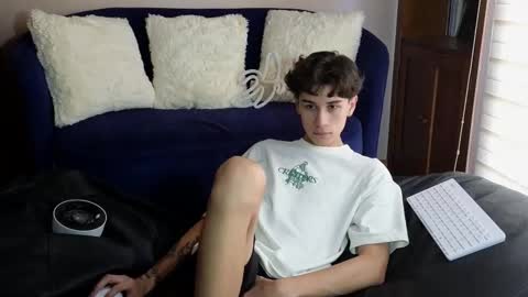 Snapshot of derekswan chatting on November 2025 03:52:02 PM Derek online show from November 2025 03:52:02 PM