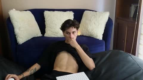 Snapshot of derekswan chatting on November 2025 01:39:02 PM Derek online show from November 2025 01:39:02 PM