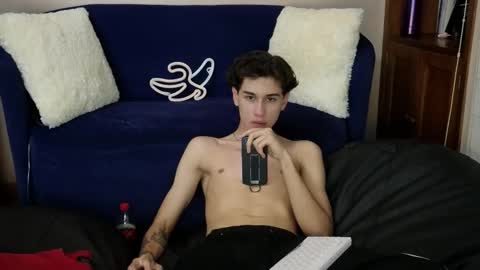 Snapshot of derekswan chatting on November 2025 11:48:02 PM Derek online show from November 2025 11:48:02 PM