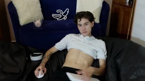 Snapshot of derekswan chatting on November 2025 11:50:01 PM Derek online show from November 2025 11:50:01 PM