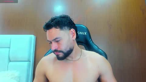 Snapshot of derrybigger_cm chatting on December 2025 05:55:02 PM DerryBigger CM online show from December 2025 05:55:02 PM