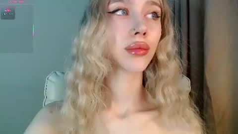 Snapshot of des_ch chatting on July 2026 03:32:01 PM Ari online show from July 2026 03:32:01 PM