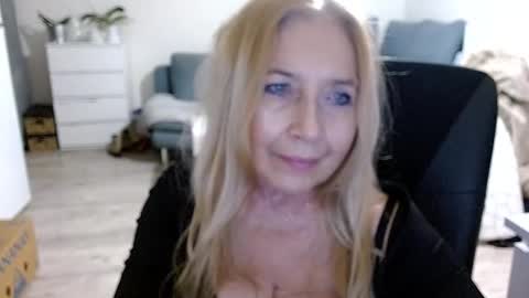 S O F I A online show from December 2024 02:46:02 PM