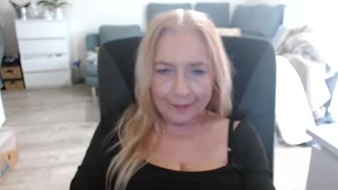 S O F I A online show from December 2024 11:01:01 AM