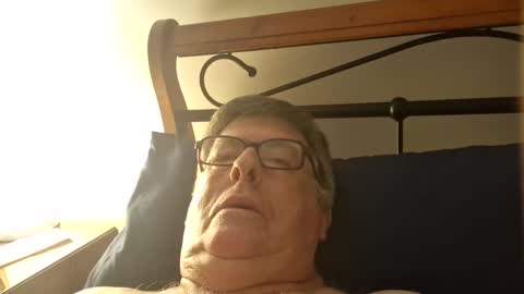 Desmon1958 online show from April 2026 12:28:01 PM