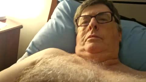 Desmon1958 online show from April 2026 12:30:01 PM