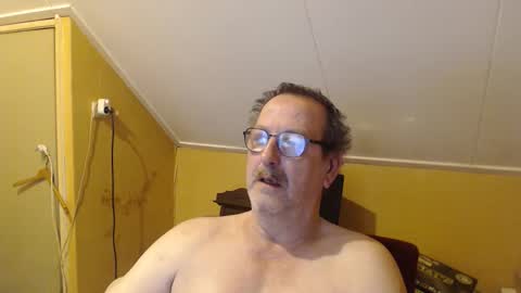 Snapshot of destelp chatting on September 2025 06:57:01 PM destelp online show from September 2025 06:57:01 PM