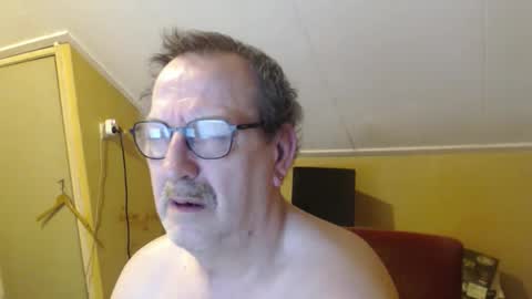 Snapshot of destelp chatting on February 2026 11:15:02 PM destelp online show from February 2026 11:15:02 PM